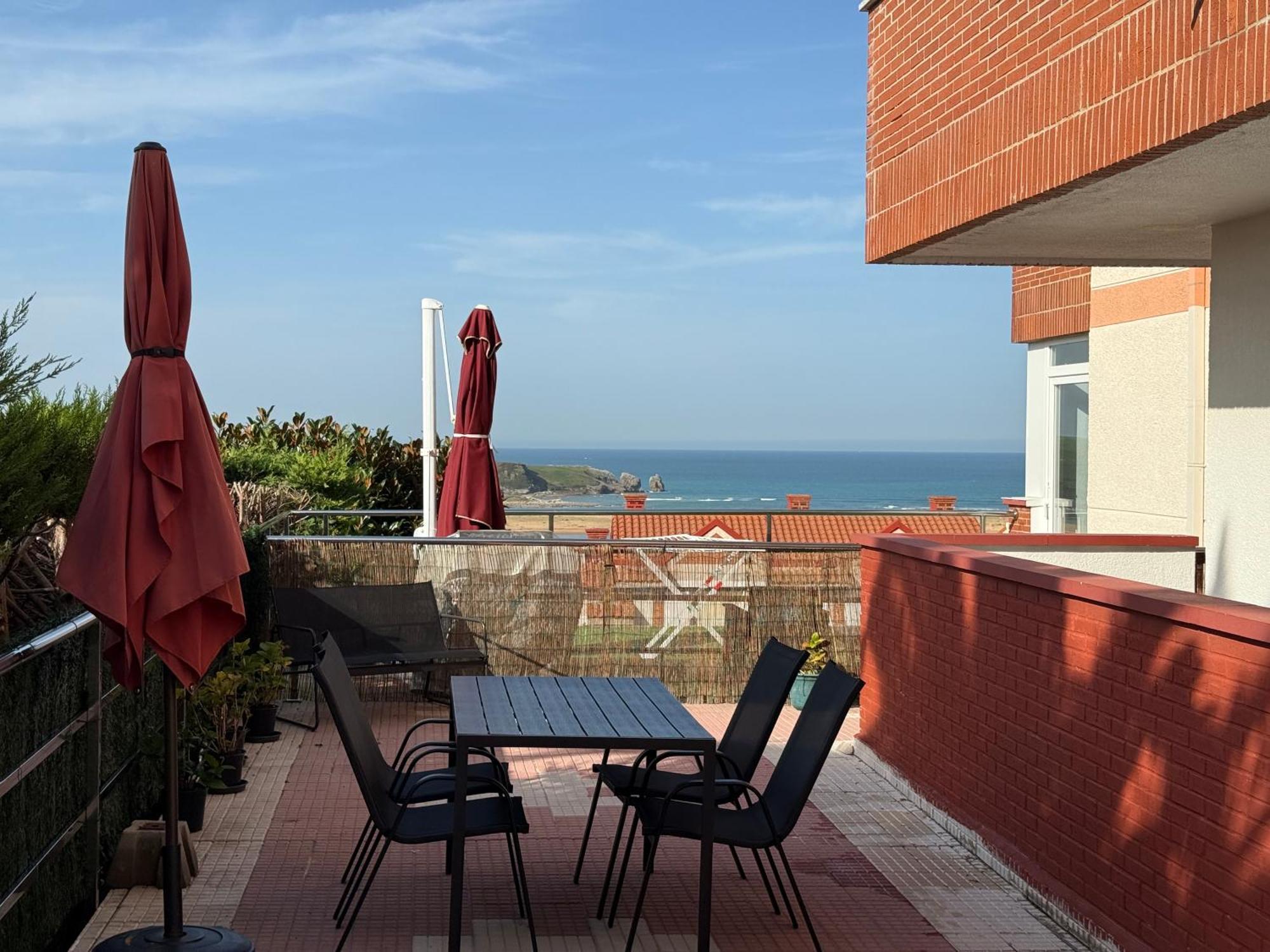 Con Terraza En Playa De Usil Apartment