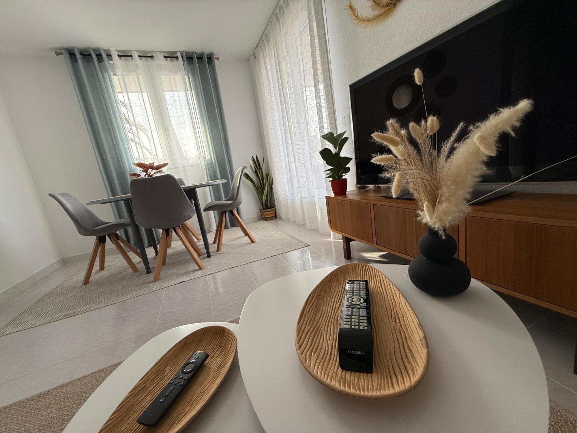 Apartment Con Terraza En Playa De Usil
